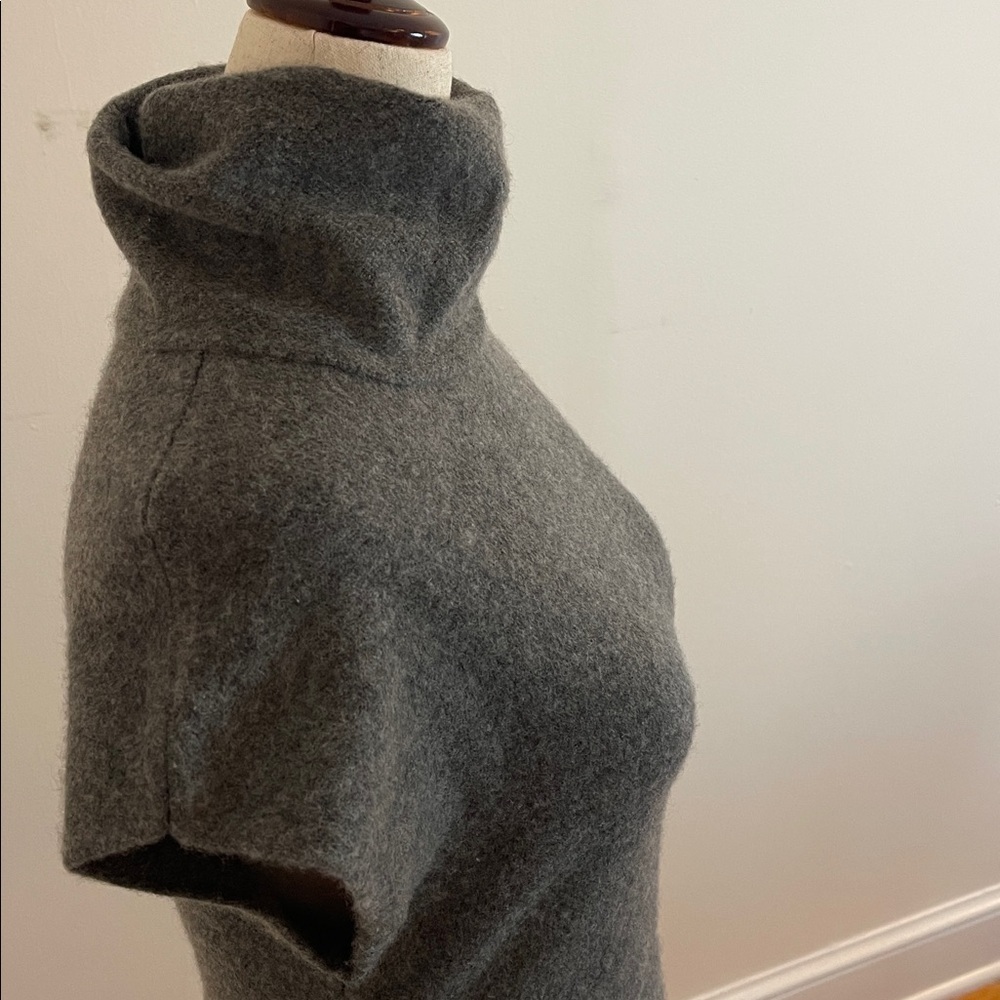Ralph Lauren 100% Cashmere Gray Turtleneck Peplum Sweater Top Small - Picture 3 of 10